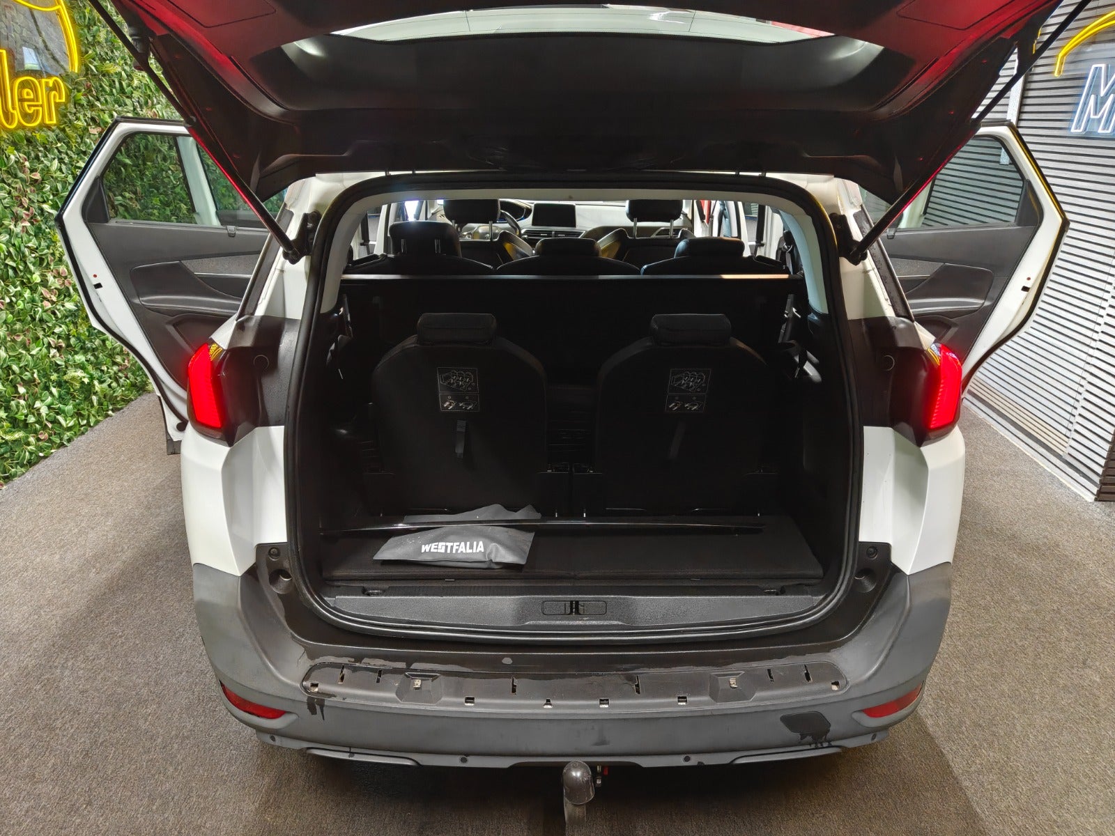 Billede af Peugeot 5008 1,2 e-THP 130 Allure 7prs