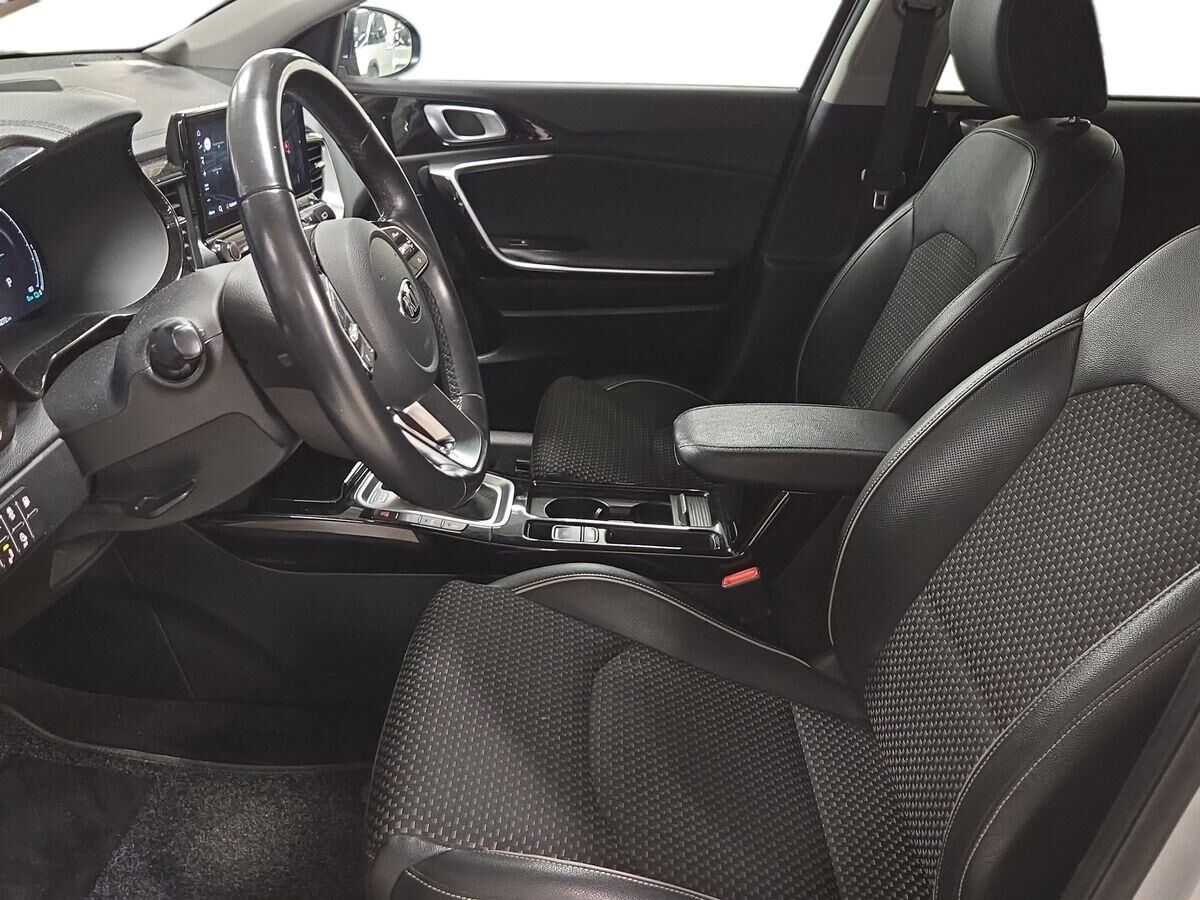 Kia XCeed PHEV Upgrade Intro DCT