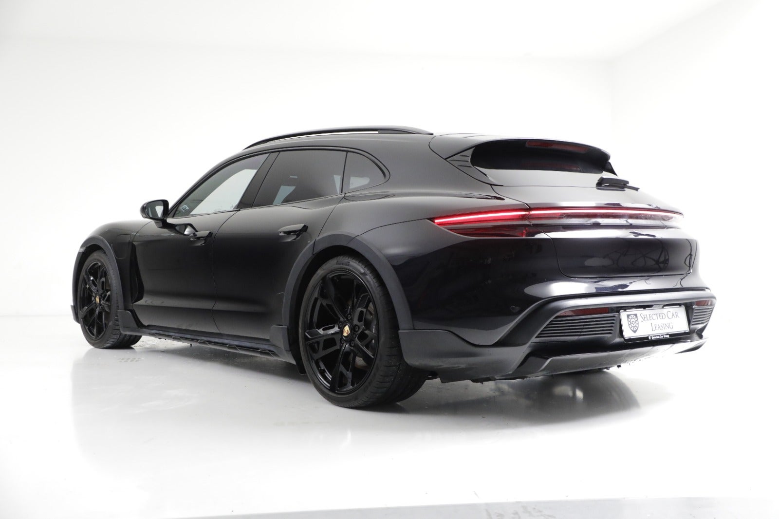 Porsche Taycan 4 Performance+ Cross Turismo