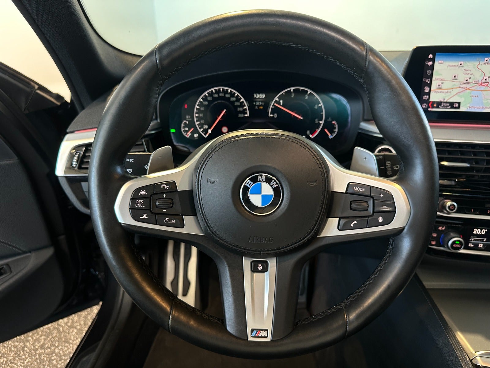 BMW 530d 3,0 Touring M-Sport aut. Van 5d - 12