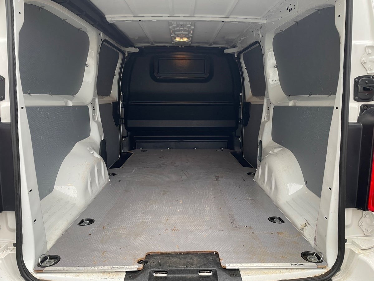 Billede af Peugeot Expert 2,0 BlueHDi 122 L3 Ultimate EAT8 Van