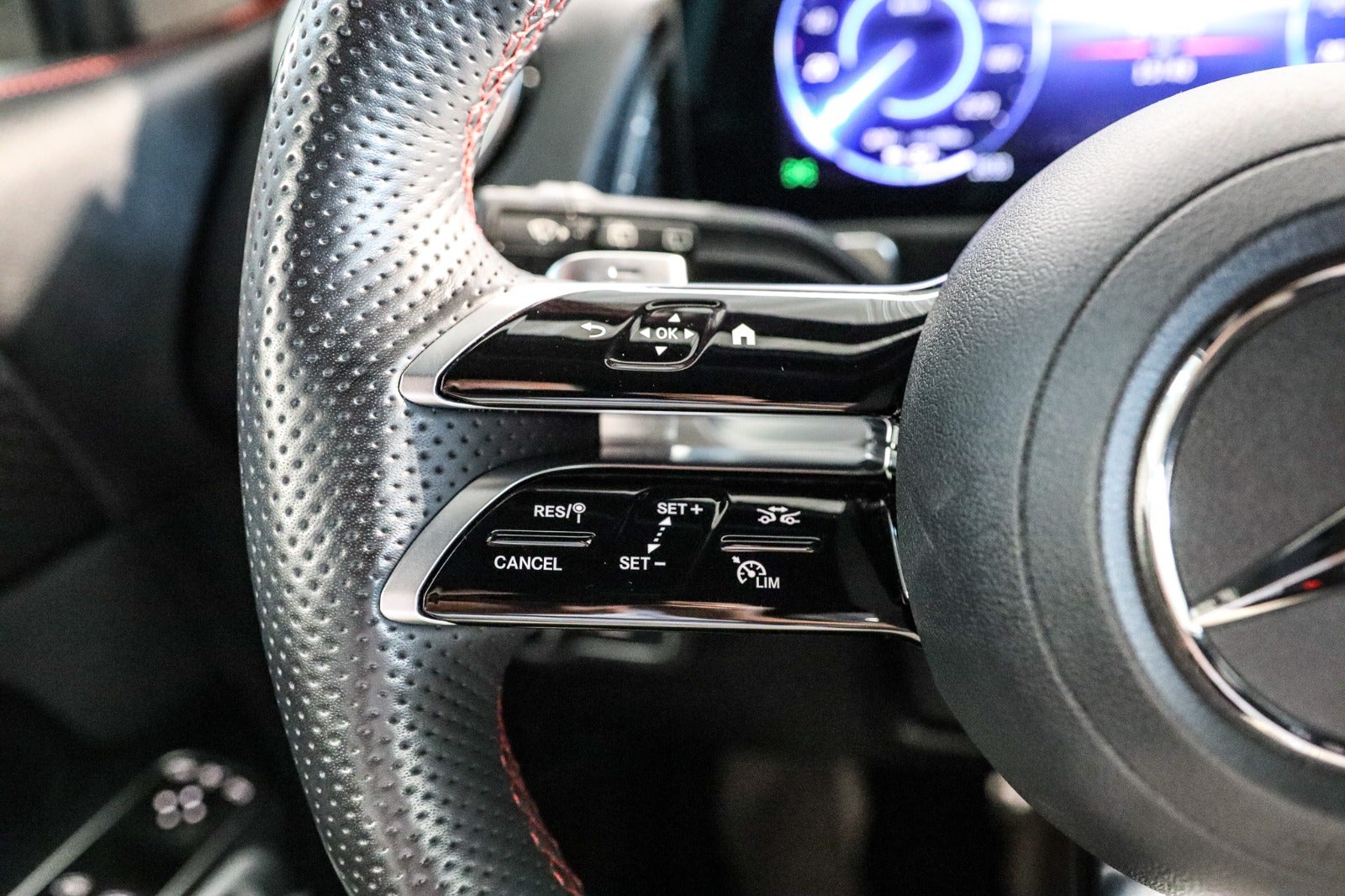 Billede af Mercedes EQB300  AMG Premium 4Matic