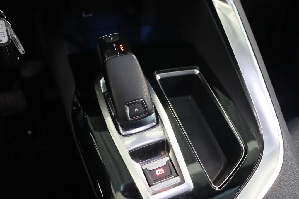 Peugeot 3008 BlueHDi 120 Allure EAT6 Van