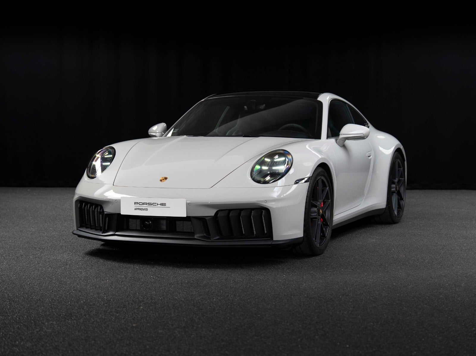 Porsche 911 Carrera 4 GTS