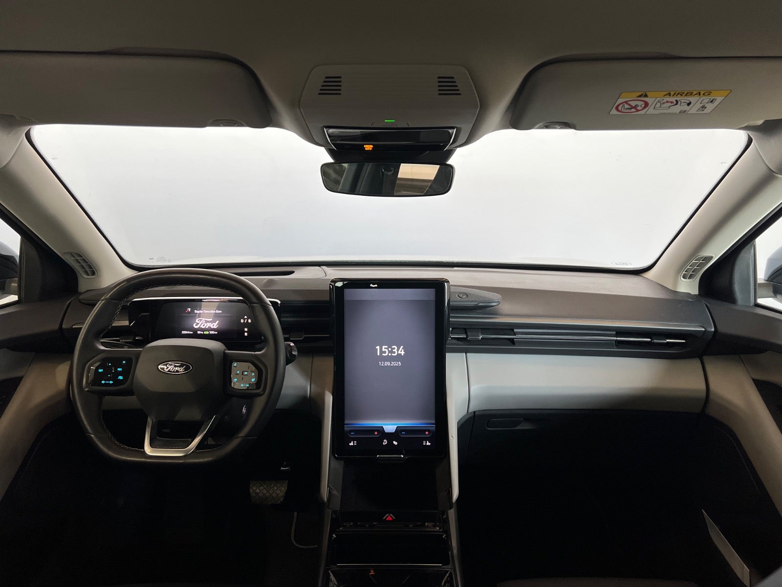 Ford Explorer Select Extended Range