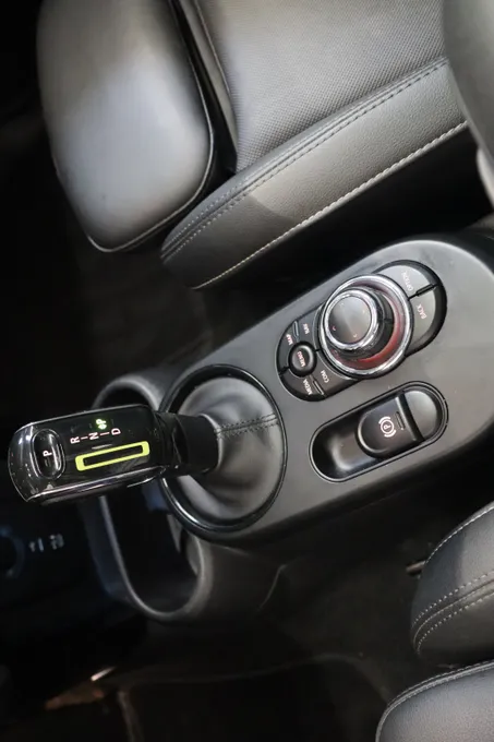 MINI Cooper SE Camden Edition