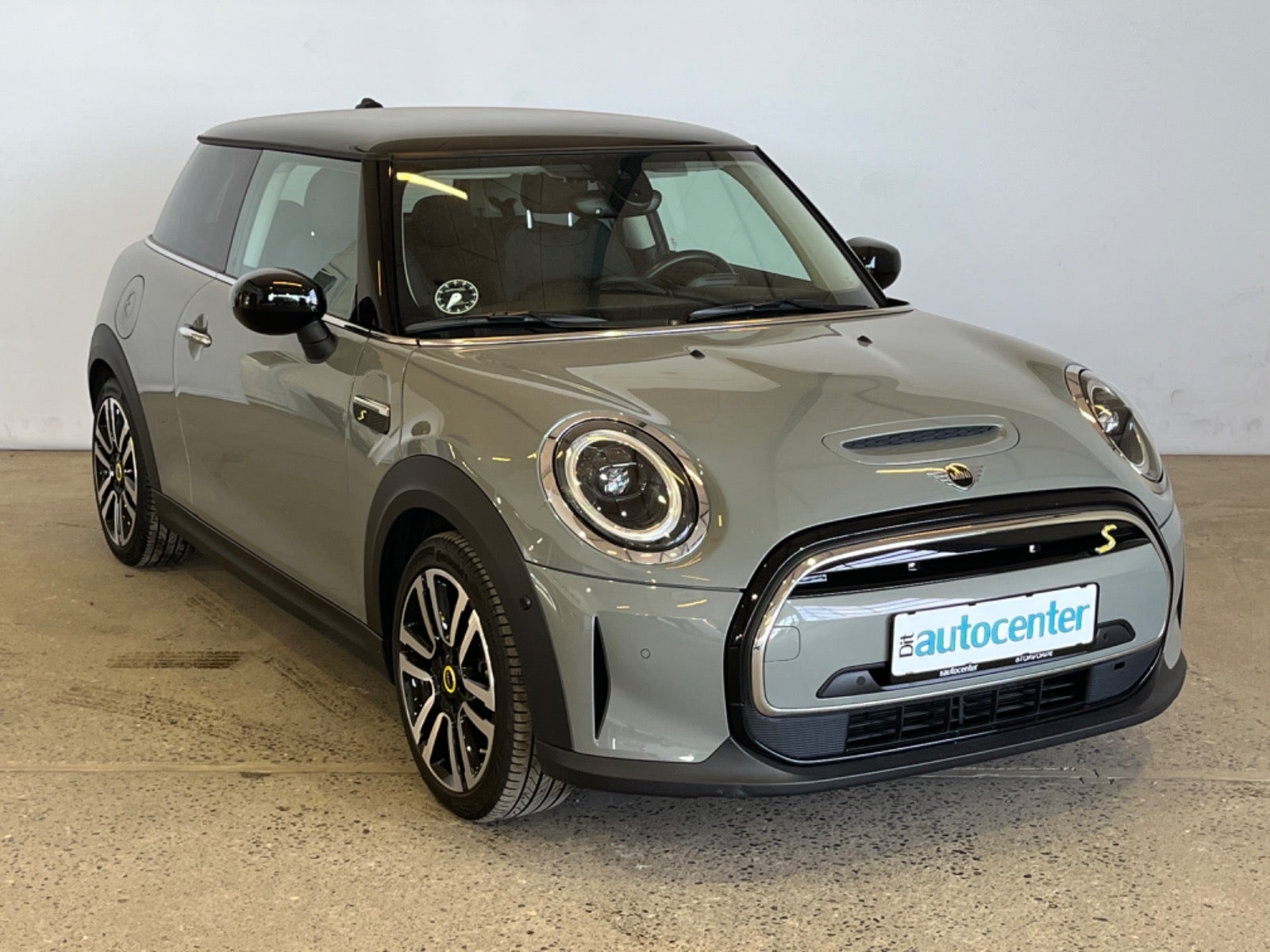 MINI Cooper SE Classic Trim