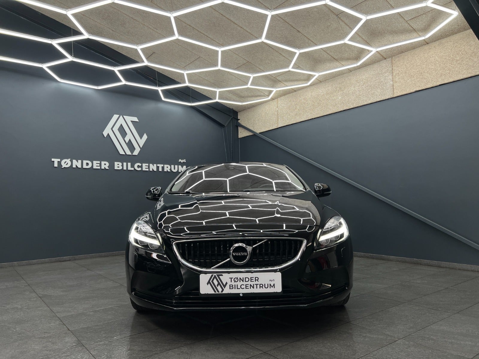 Volvo V40 2018