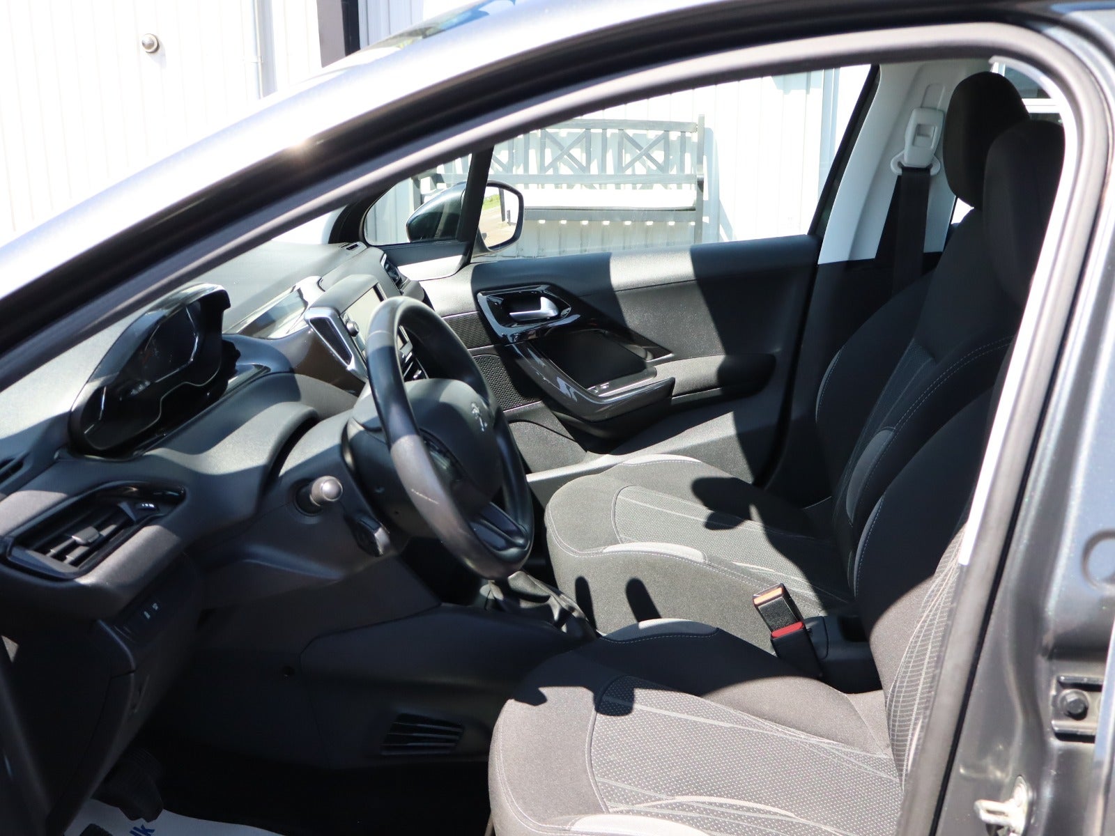 Billede af Peugeot 208 1,6 e-HDi 92 Allure Sky
