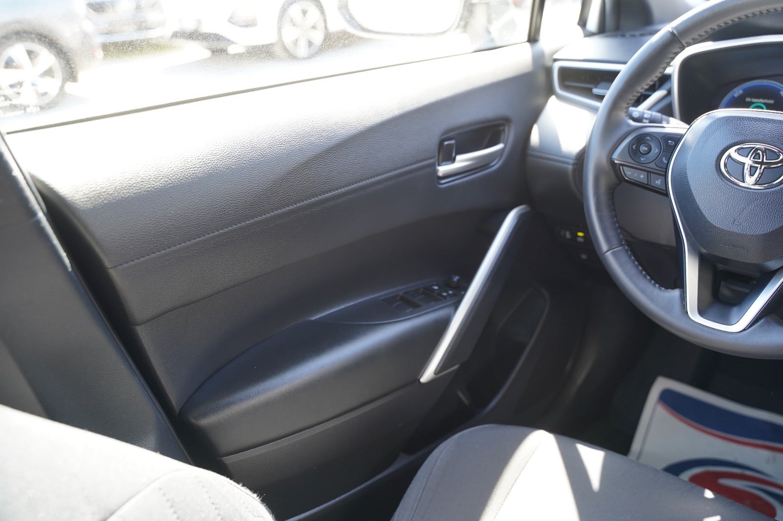 Billede af Toyota Corolla Cross 2,0 Hybrid Style Comfort CVT