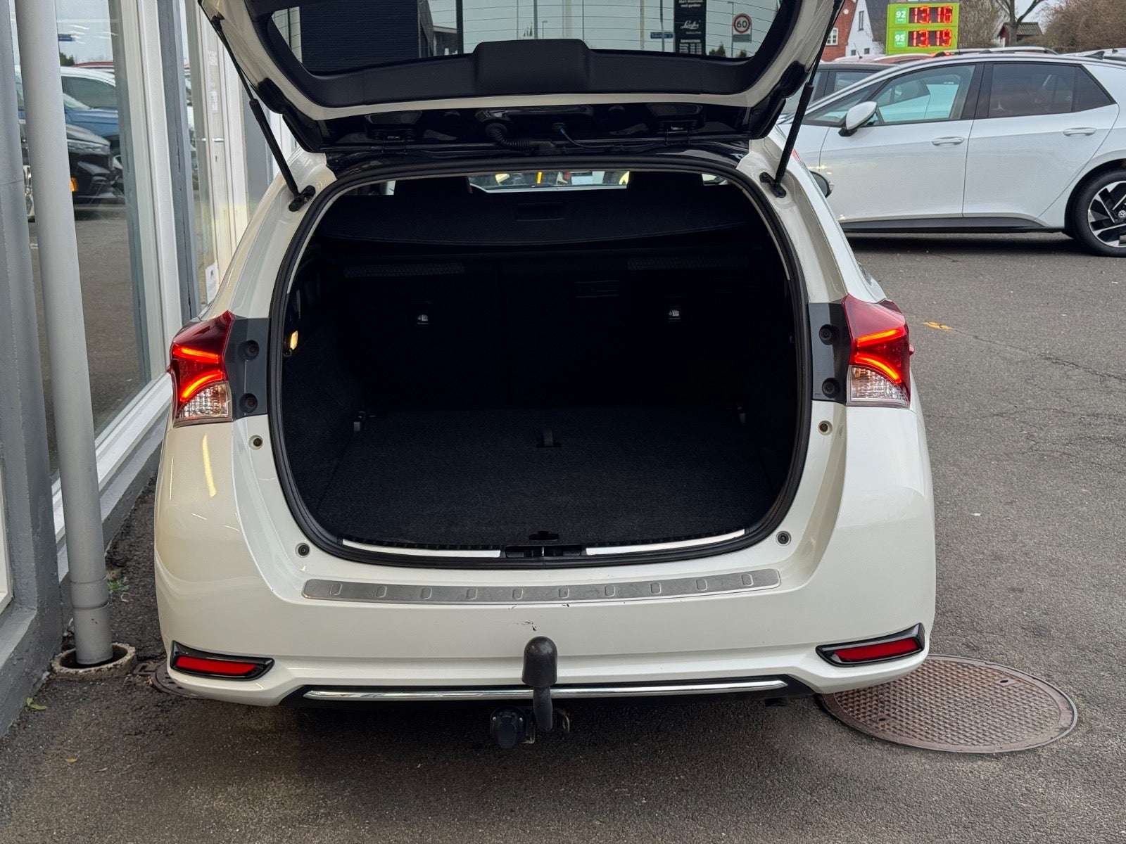 Billede af Toyota Auris 1,8 Hybrid H2 Style Touring Sports CVT