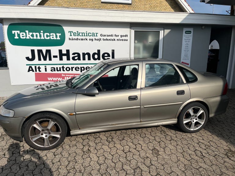 Opel Vectra 16V CD