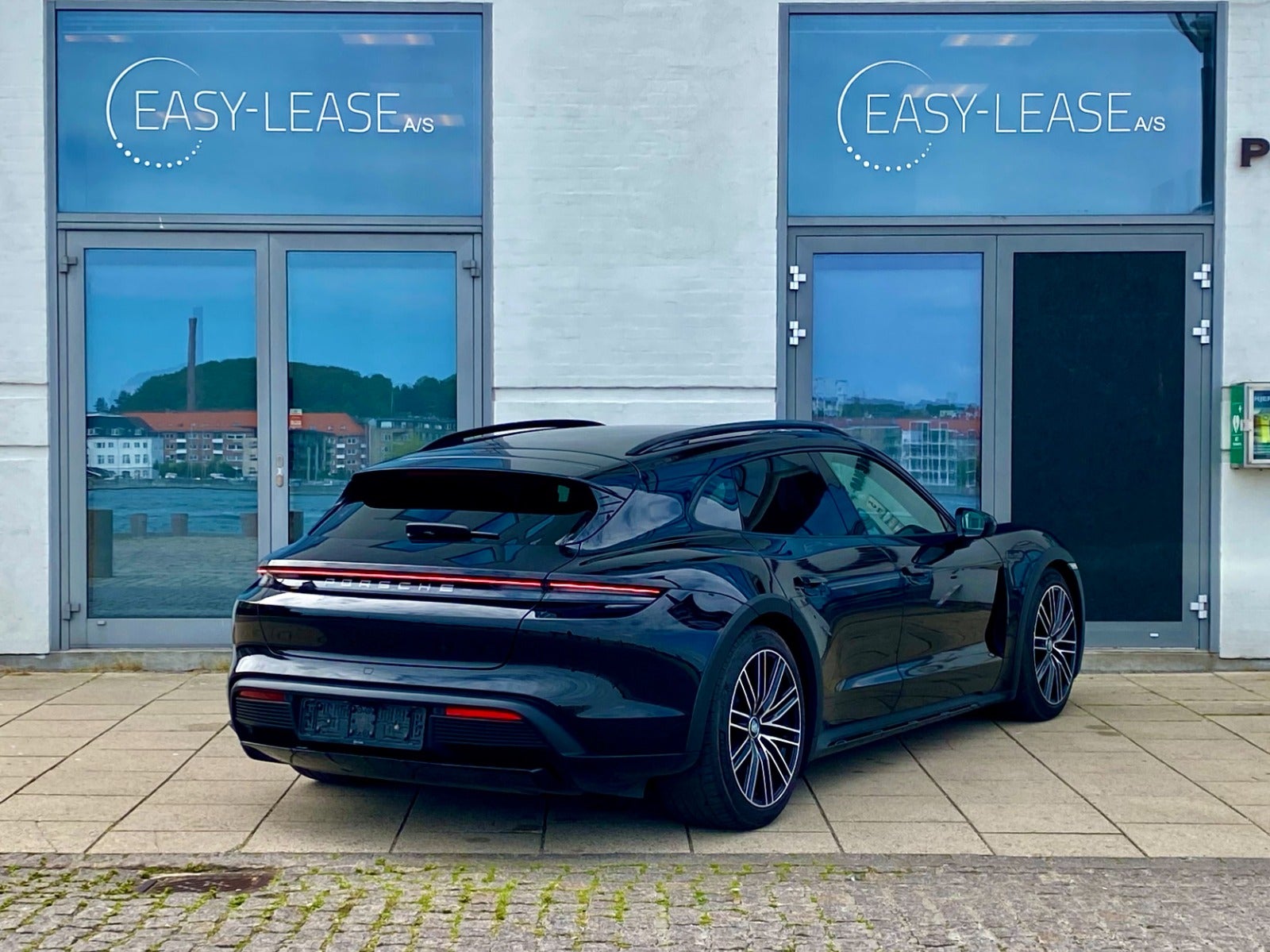 Billede af Porsche Taycan 4  Performance+ Cross Turismo