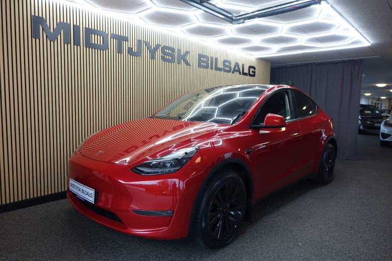 Tesla Model Y Long Range AWD