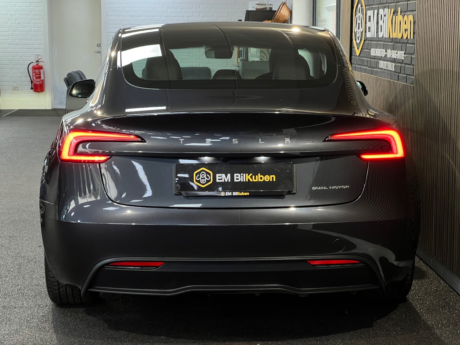Tesla Model 3 Long Range AWD