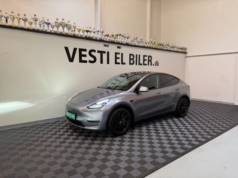 Tesla Model Y Long Range RWD