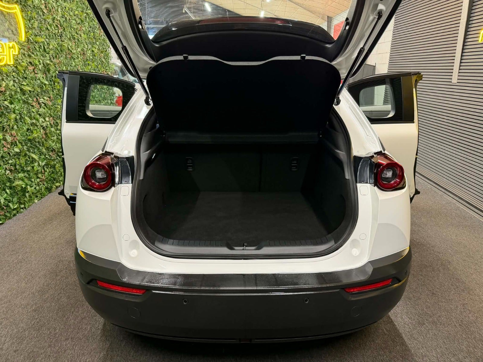 Billede af Mazda MX-30 0,8 e-SkyActiv R-EV Advantage