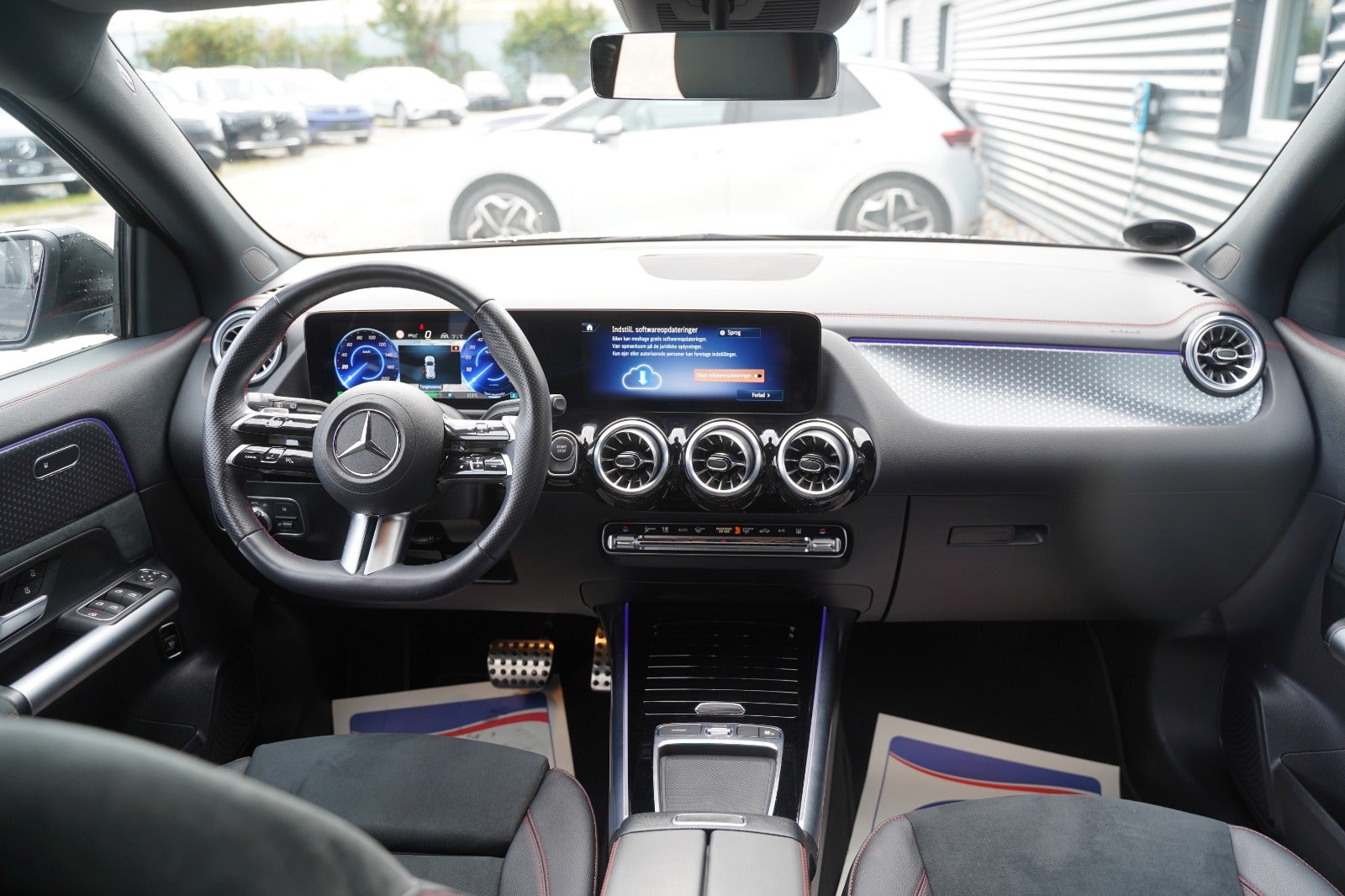 Billede af Mercedes EQA350  AMG Line 4Matic