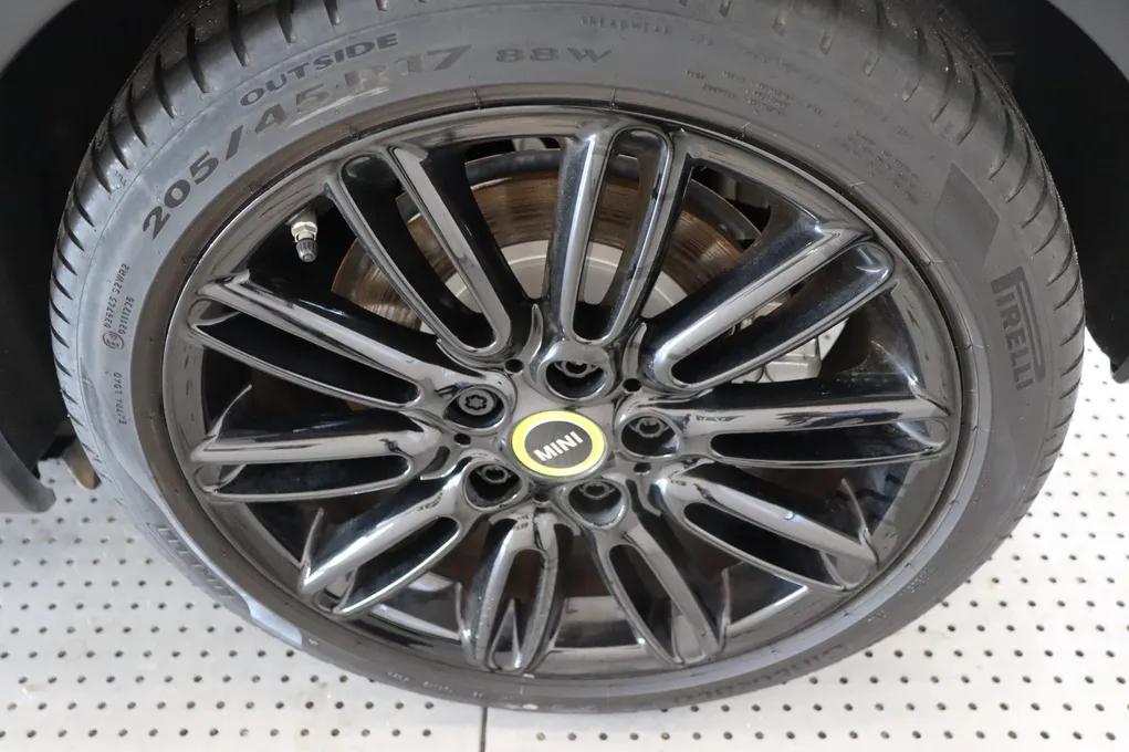 MINI Cooper SE Camden Edition