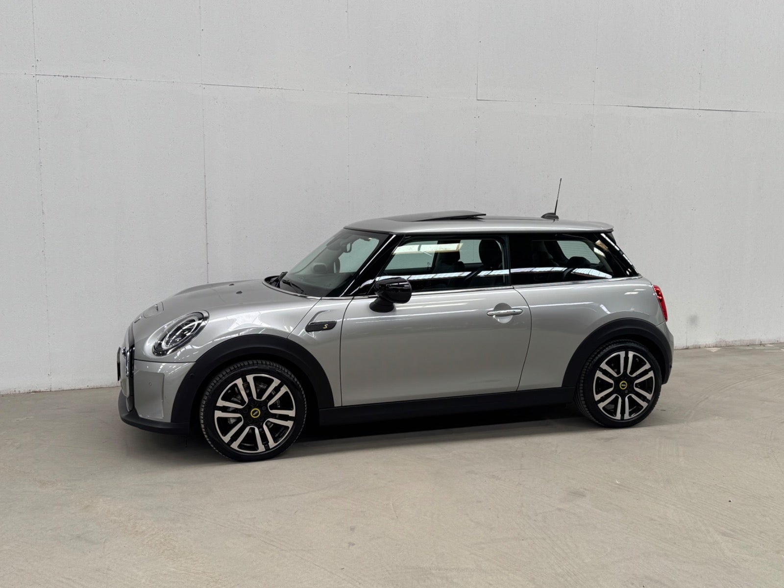 MINI Cooper SE Classic Trim A
