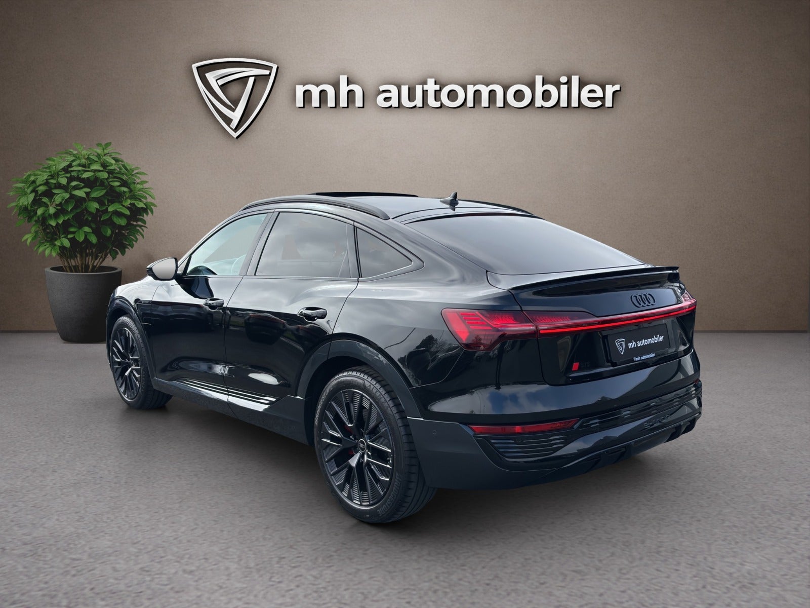 Billede af Audi Q8 e-tron 55 S-line Sportback quattro