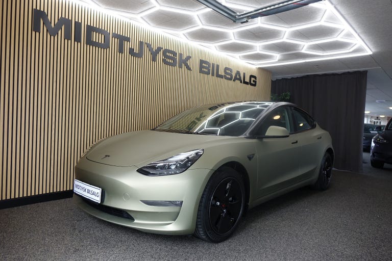 Tesla Model 3 Long Range AWD