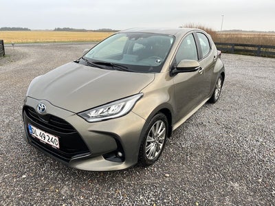 Toyota Yaris 1,5 Active Tech Design CVT 5d