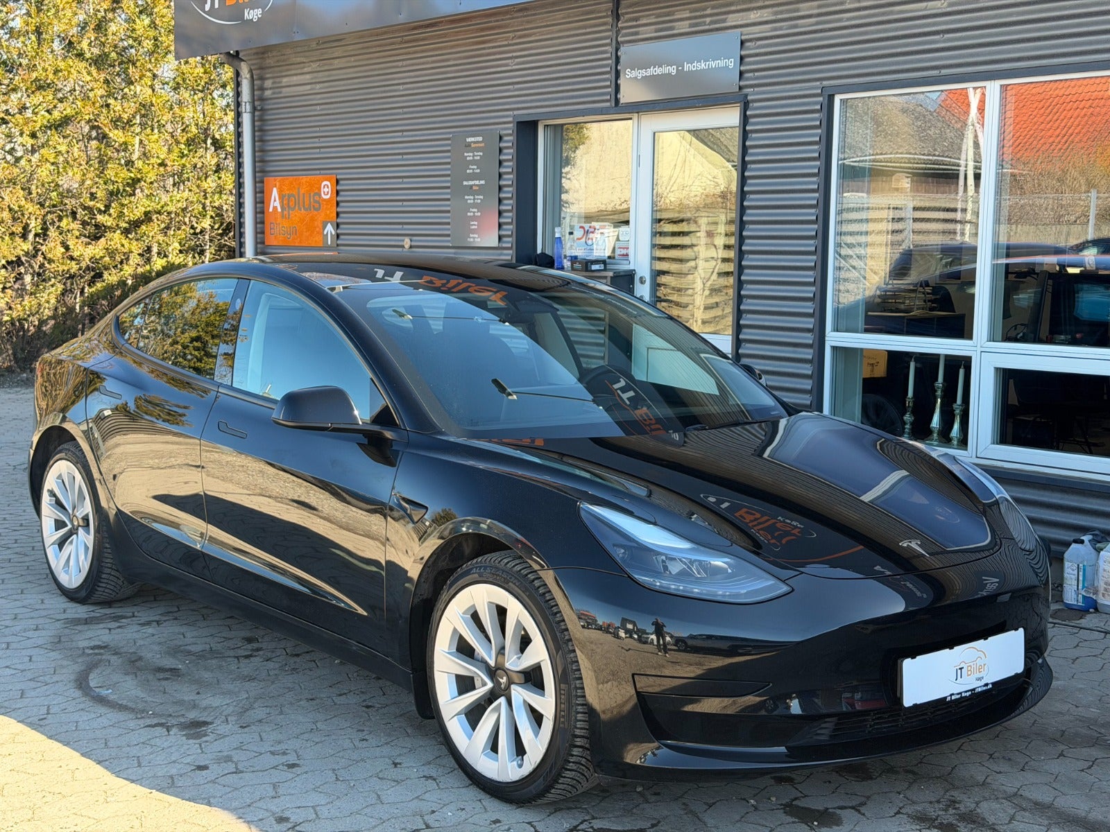 Tesla Model 3 RWD