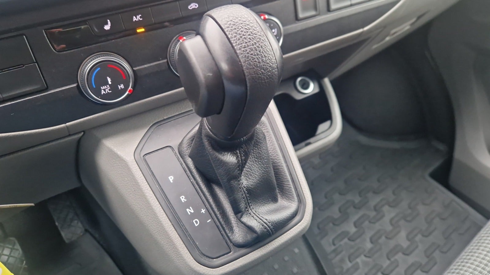 Billede af VW Transporter 2,0 TDi 150 Kassevogn DSG lang