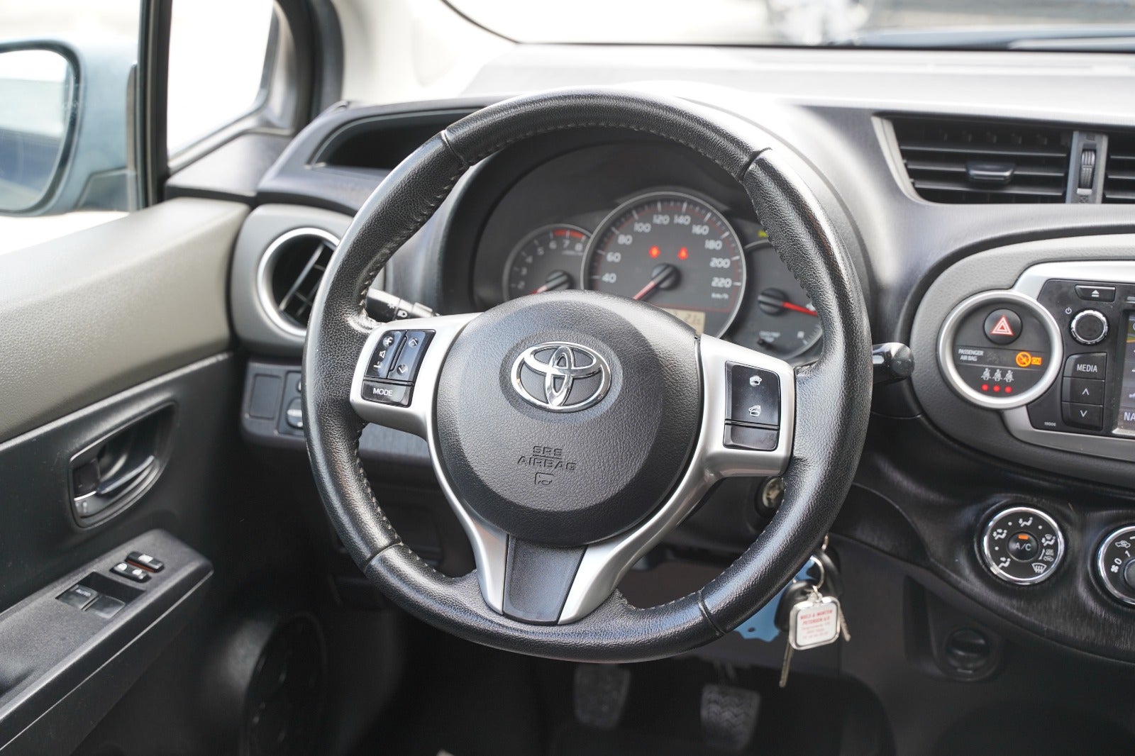 Billede af Toyota Yaris 1,3 VVT-i T2