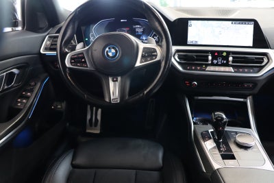 BMW 330e Touring M-Sport aut.