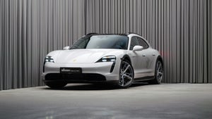 Porsche Taycan 4 Performance+ Cross Turismo