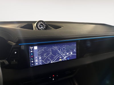 Porsche Macan Turbo Van