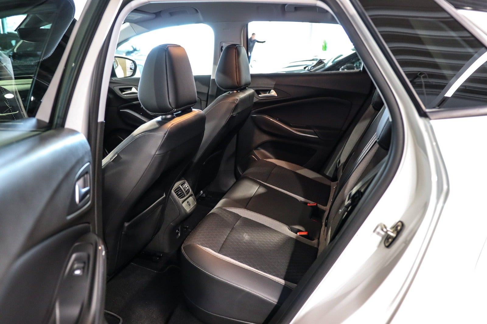 Billede af Opel Grandland X 1,6 Hybrid4 Impress aut.