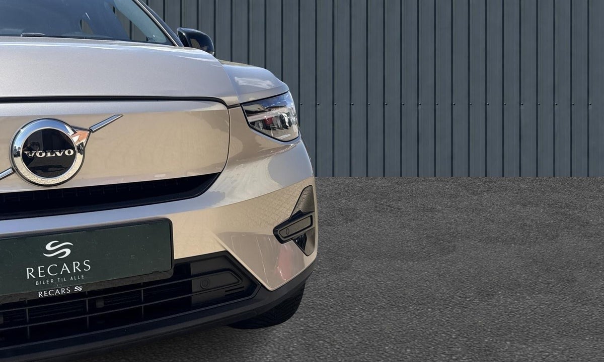 Volvo XC40 ReCharge Extended Range Core thumbnail 2