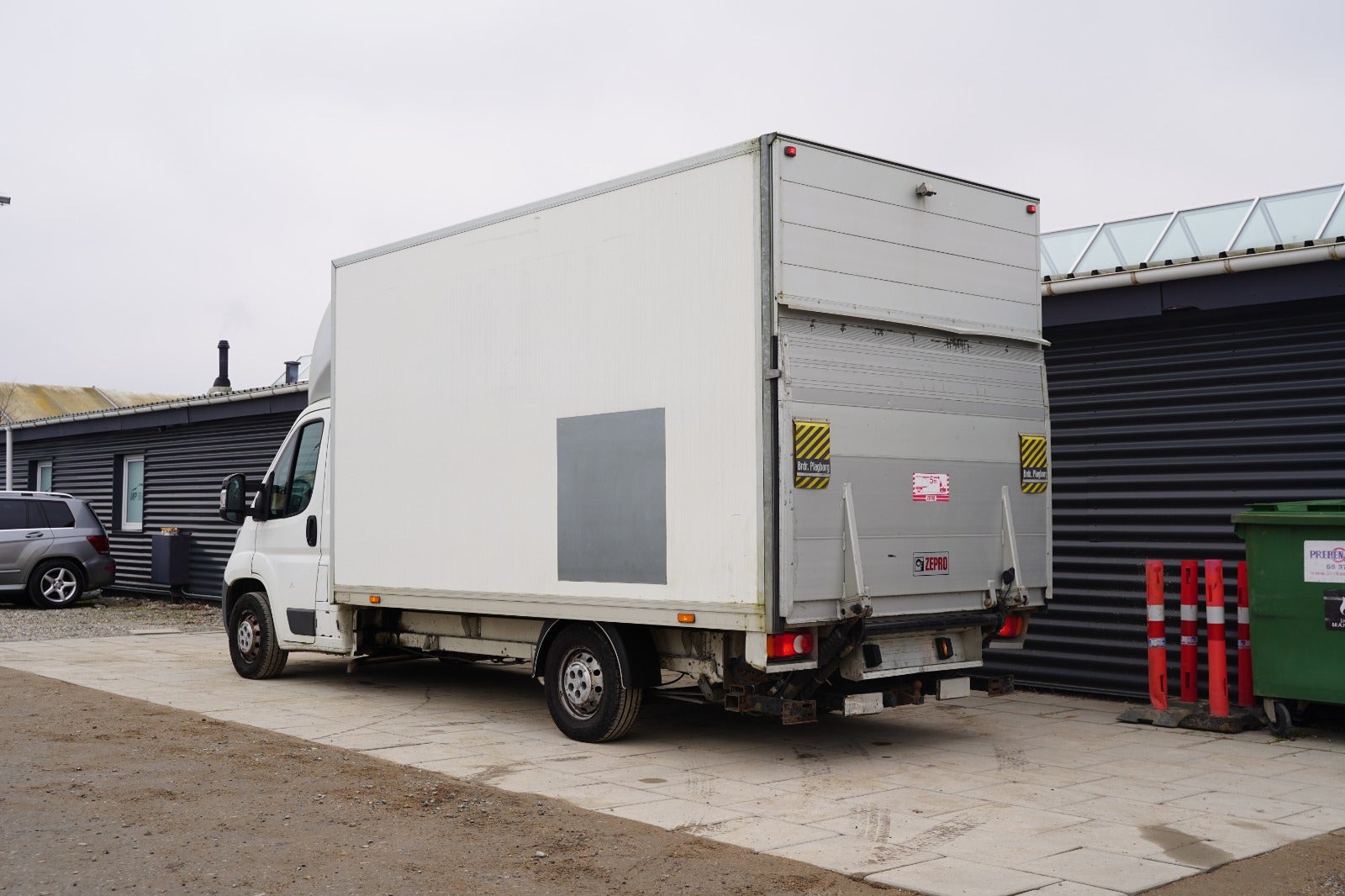 Billede af Peugeot Boxer 335 2,2 HDi 130 Alukasse m/lift