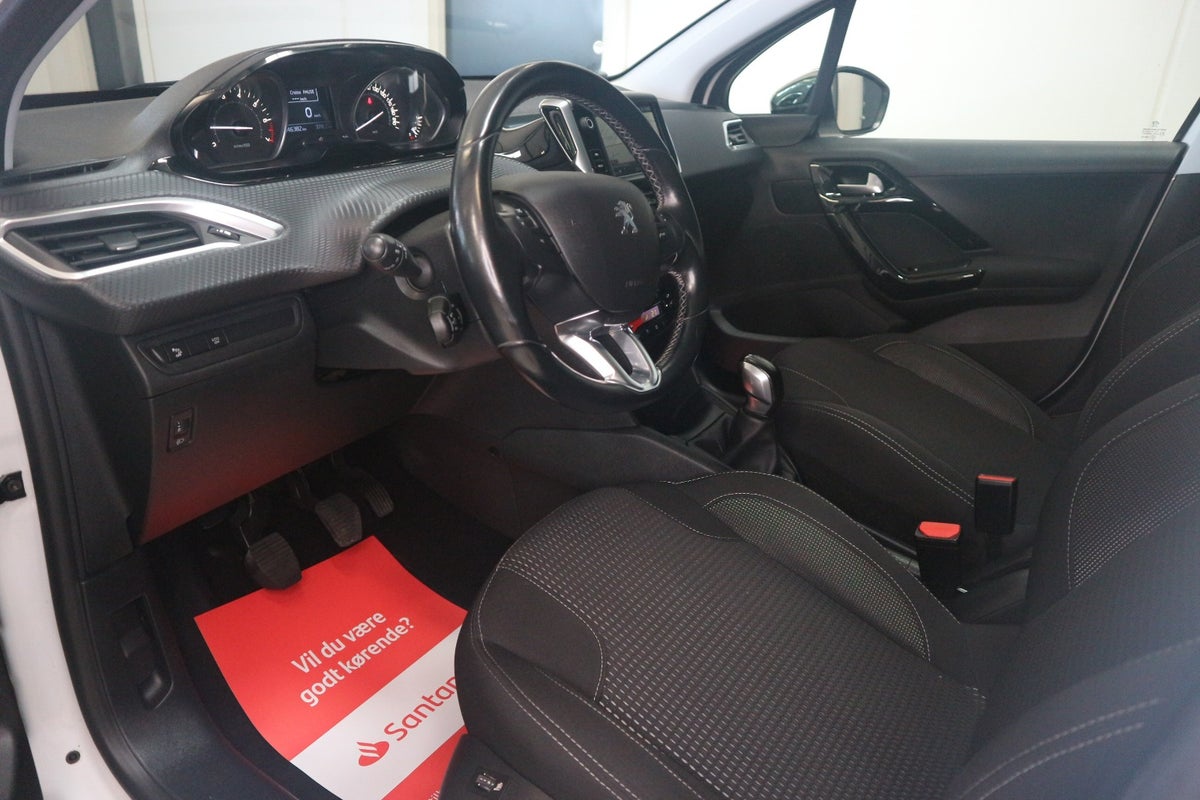 Peugeot 208 PureTech 82 Allure Sky