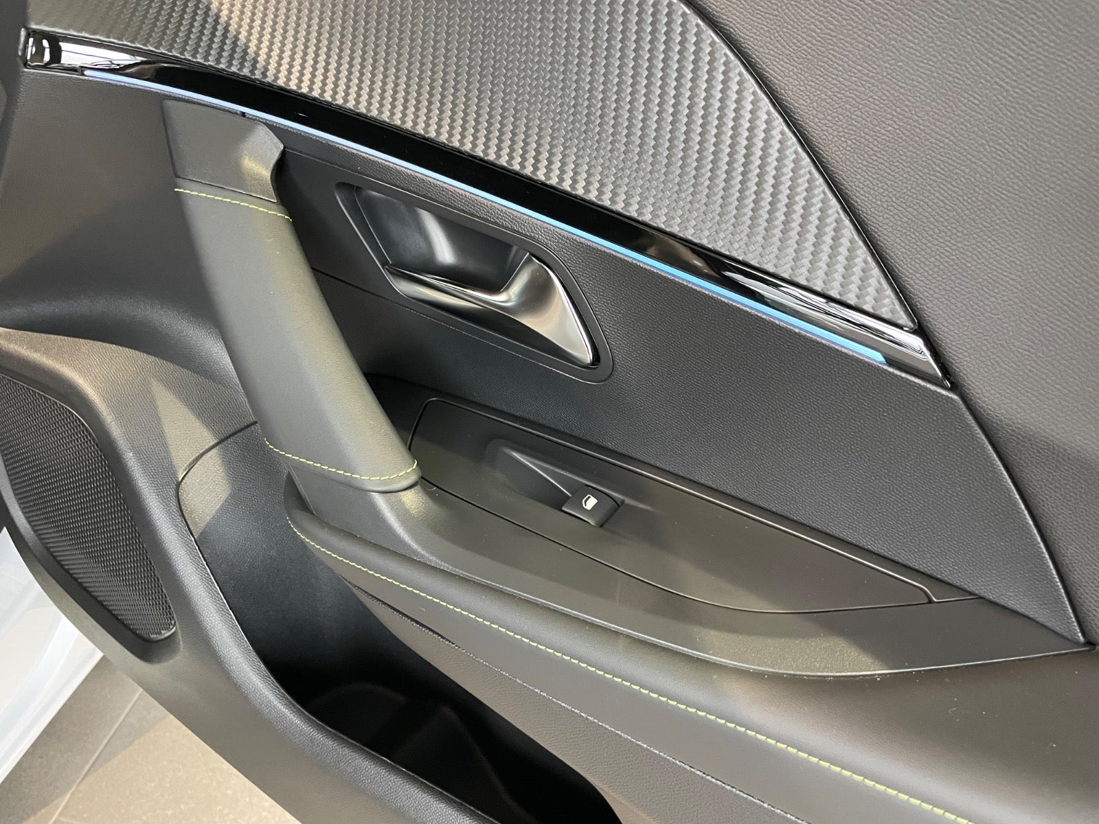 Billede af Peugeot e-2008 54 GT