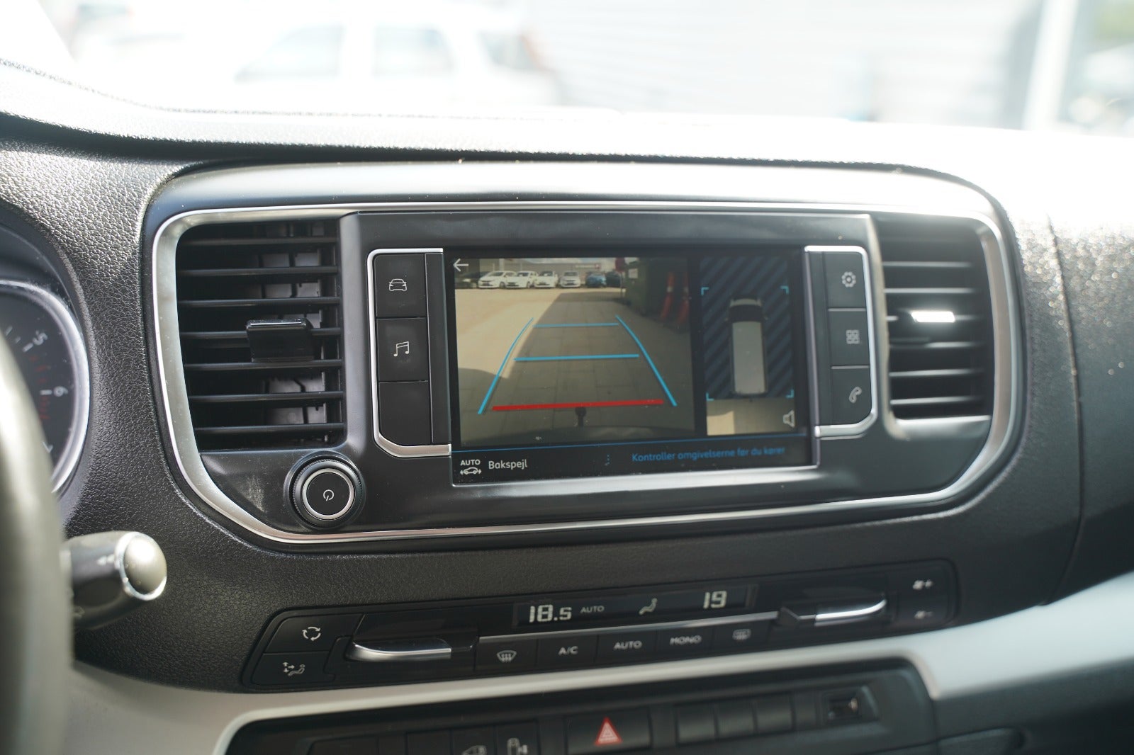 Billede af Peugeot Expert 2,0 BlueHDi 177 L2 Premium EAT8 Van