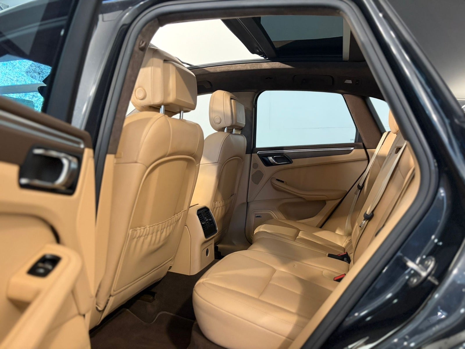 Porsche – Macan Turbo