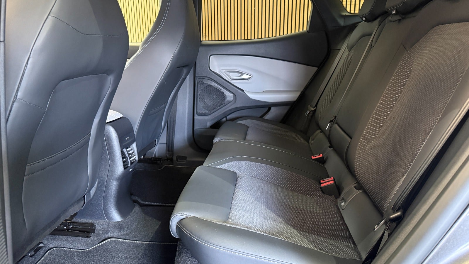 Billede af Ford Explorer 79 Select Extended Range