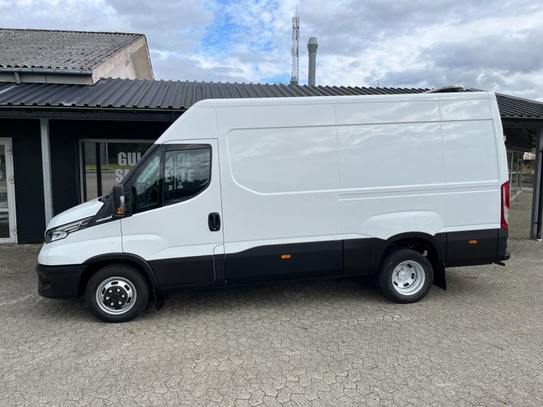 Iveco Daily 35C18 12m³ Van AG8