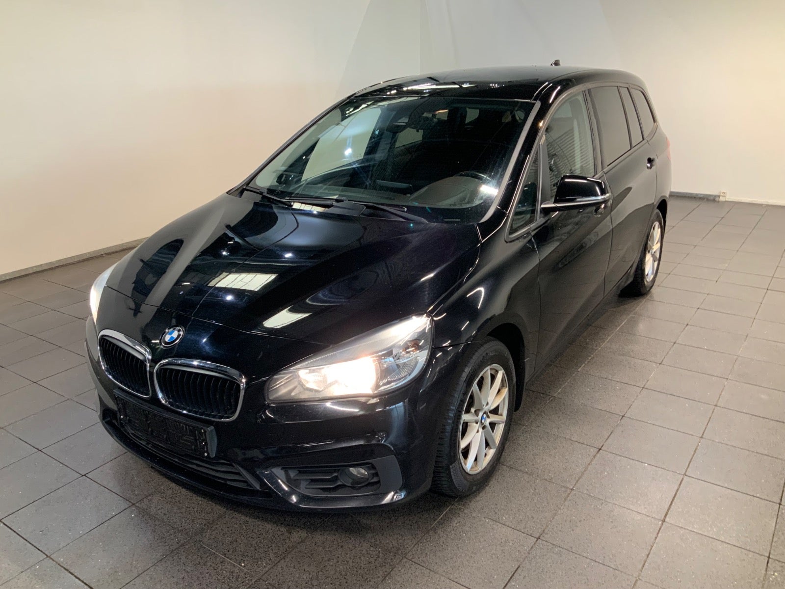 BMW 218d (1/8)