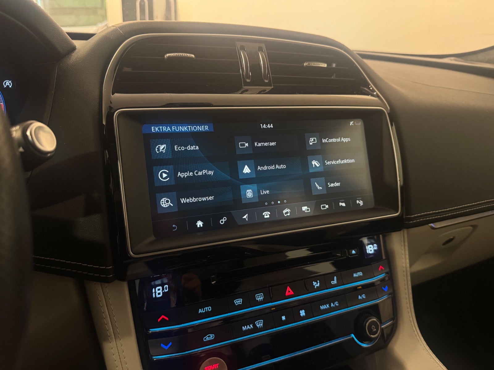 Jaguar – F-Pace