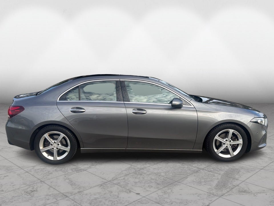 Mercedes A200, Billede 5