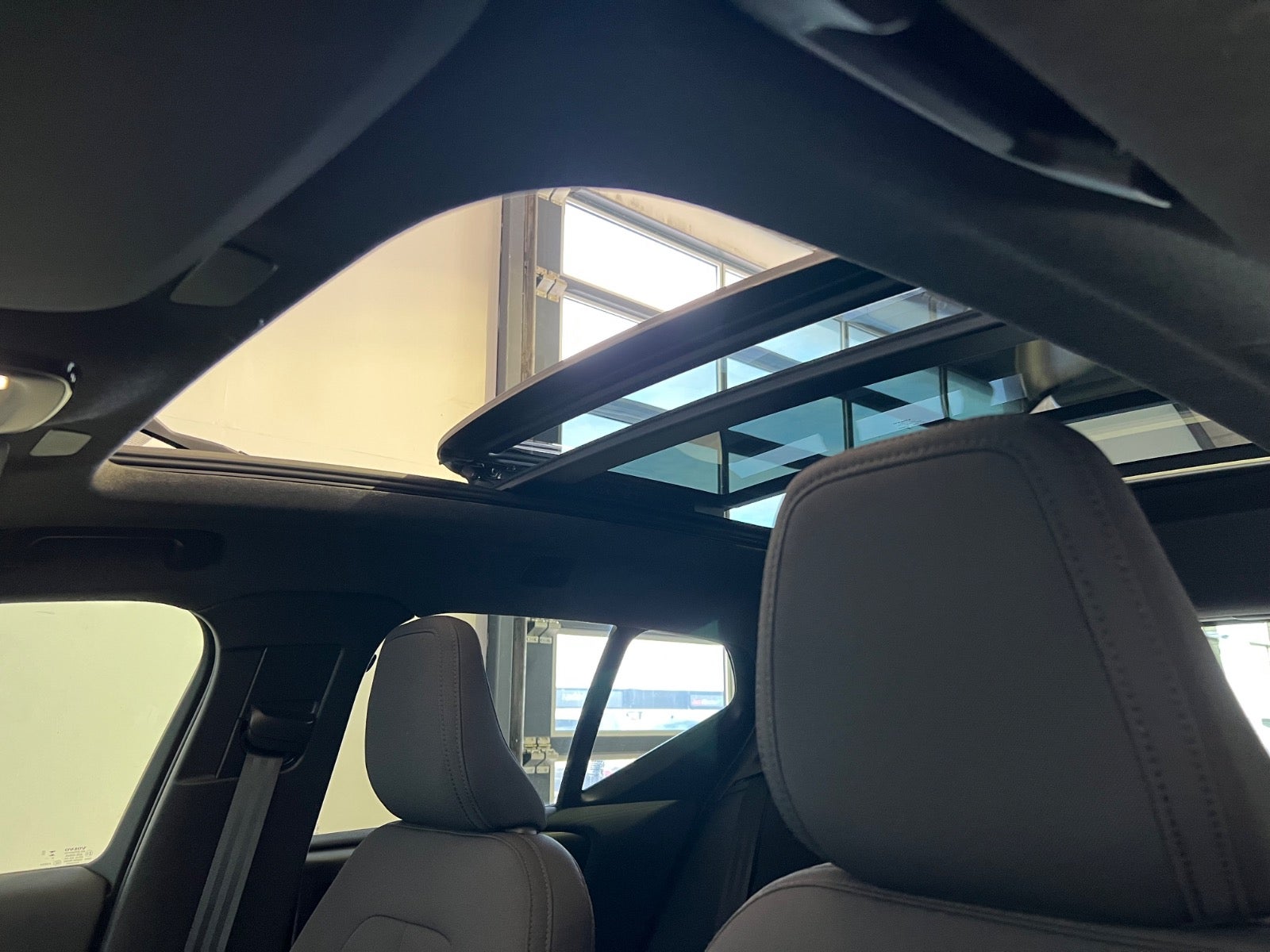 Volvo XC40 ReCharge Extended Range Ultra Dark