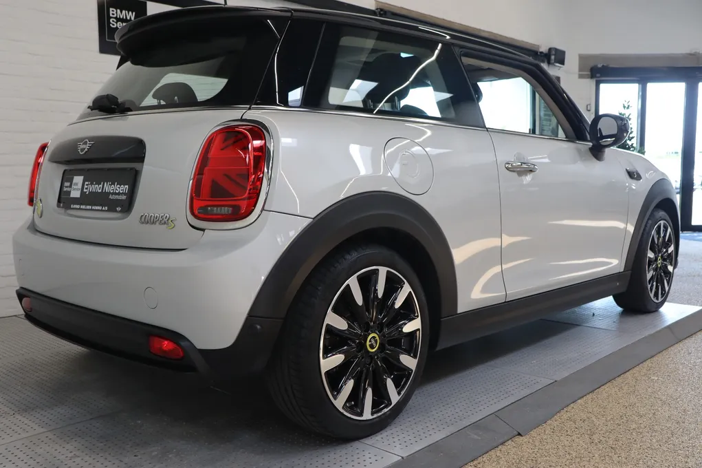 MINI Cooper SE Classic Trim