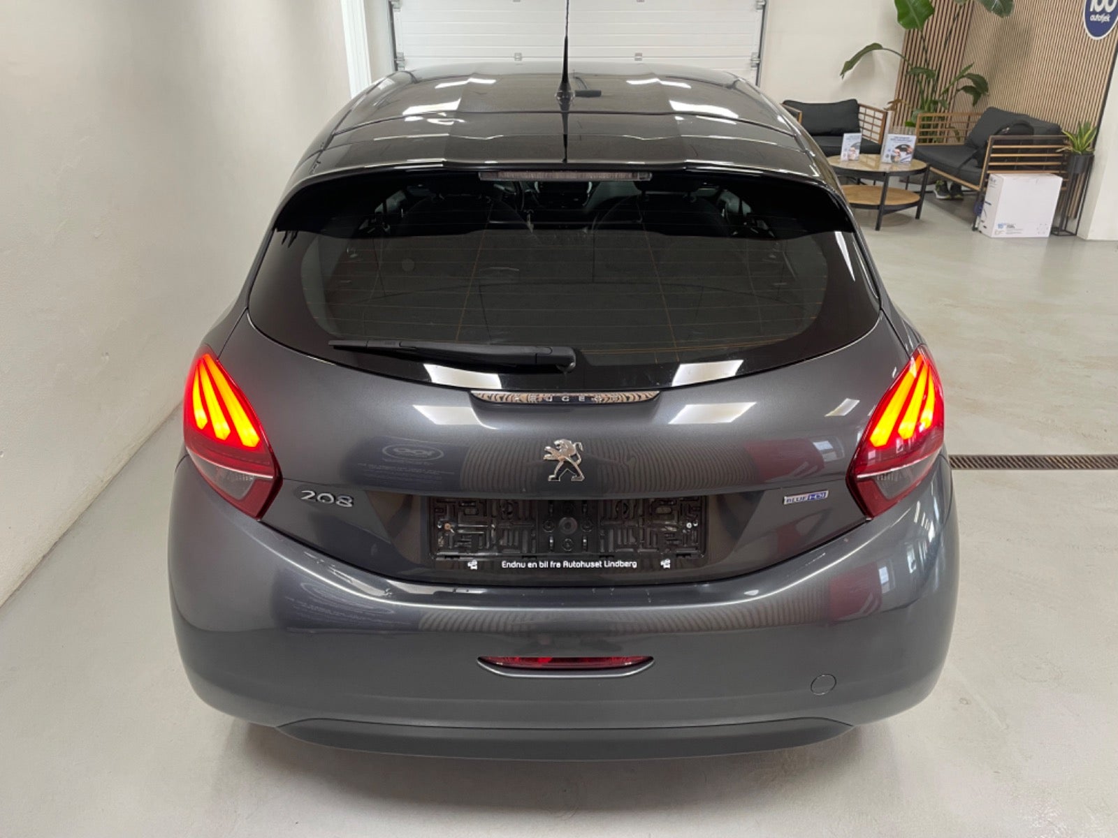 Peugeot 208 2015