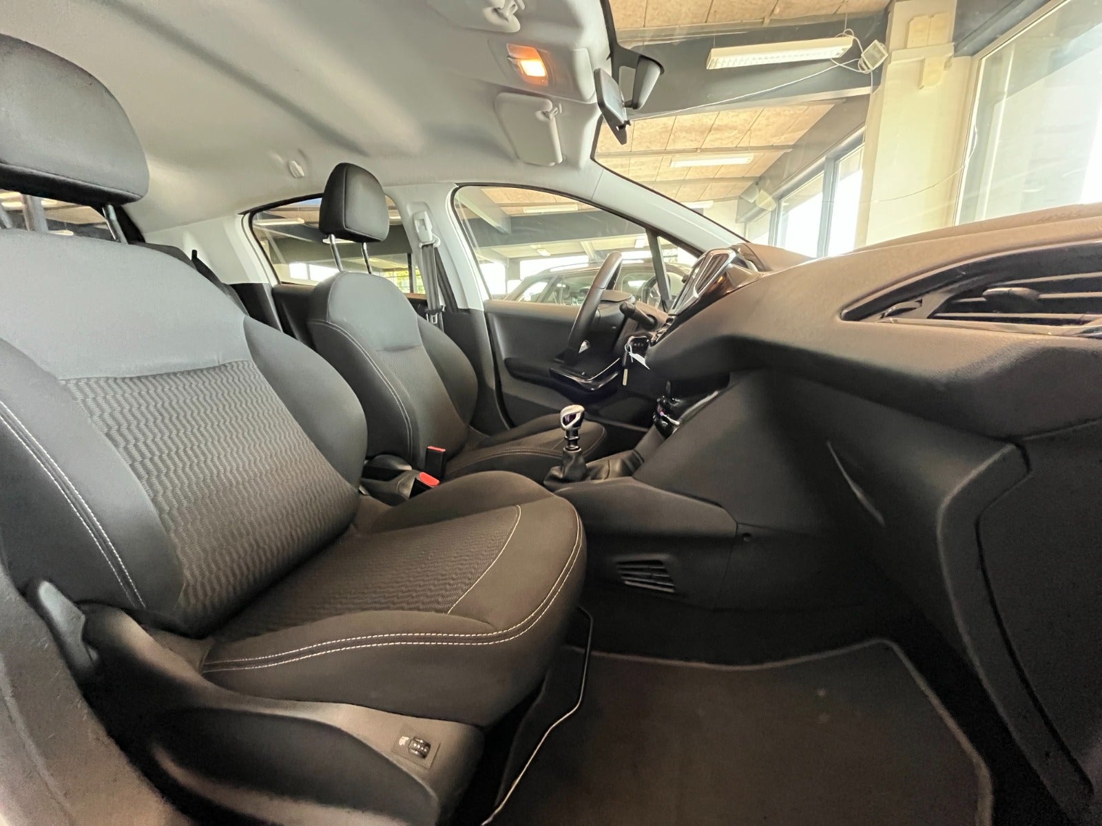 Billede af Peugeot 208 1,5 BlueHDi 100 Envy