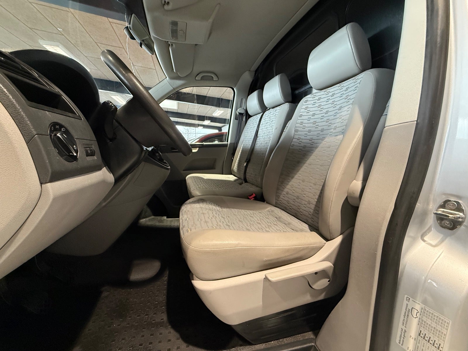 Billede af VW Transporter 2,0 TDi 140 Kassevogn lang